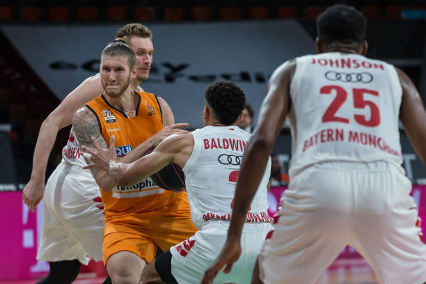 但图拉姆显 但图拉姆显